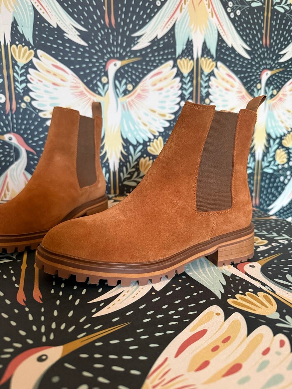 Quince Suede Chelsea boot Size 7
